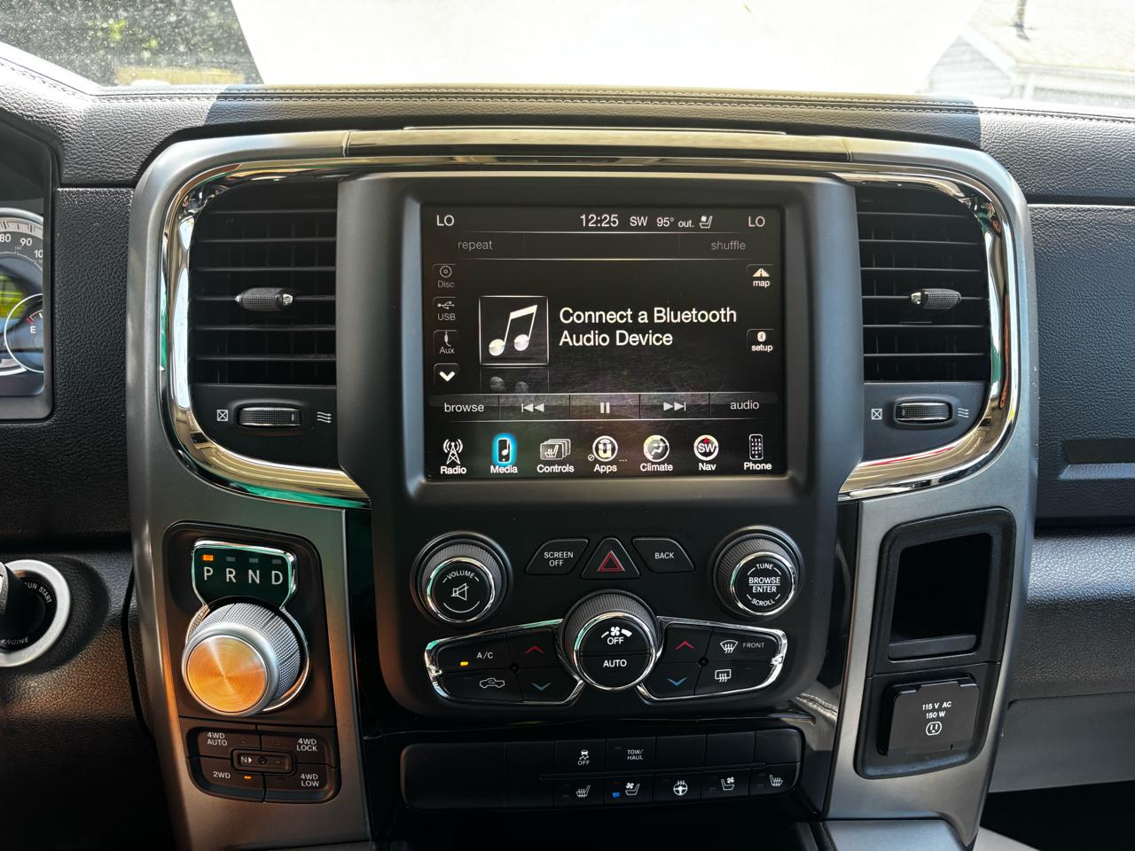 RAM 1500 4WD Crew Cab 149" Sport 2015