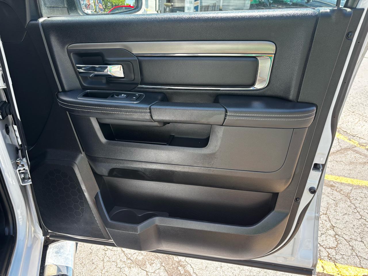 RAM 1500 4WD Crew Cab 149" Sport 2015