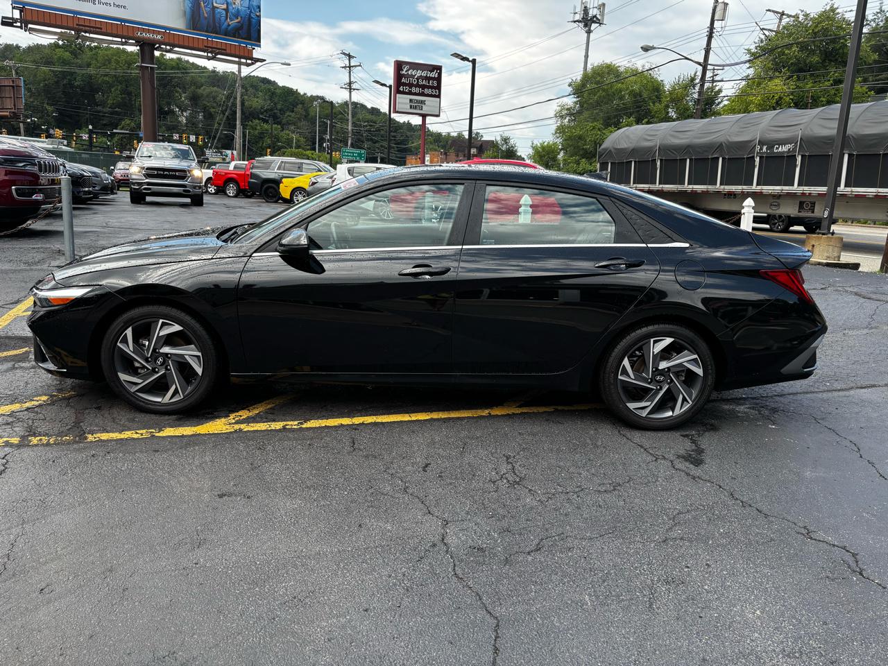 Hyundai Elantra Limited IVT 2025