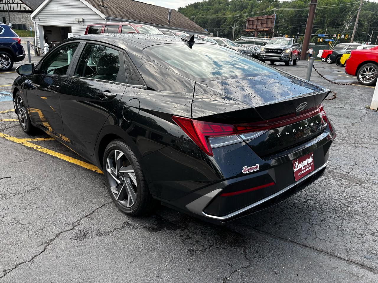 Hyundai Elantra Limited IVT 2025