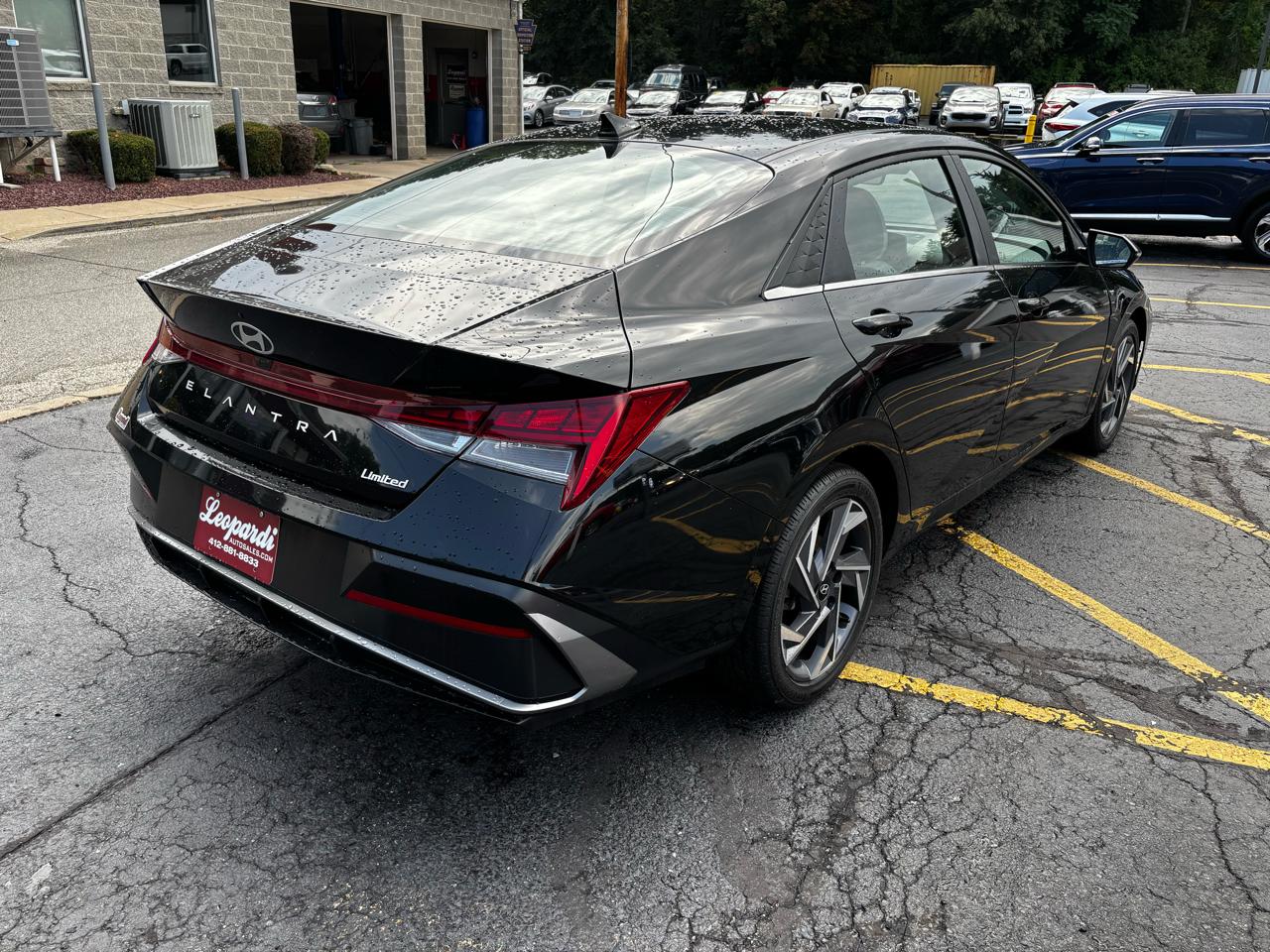 Hyundai Elantra Limited IVT 2025