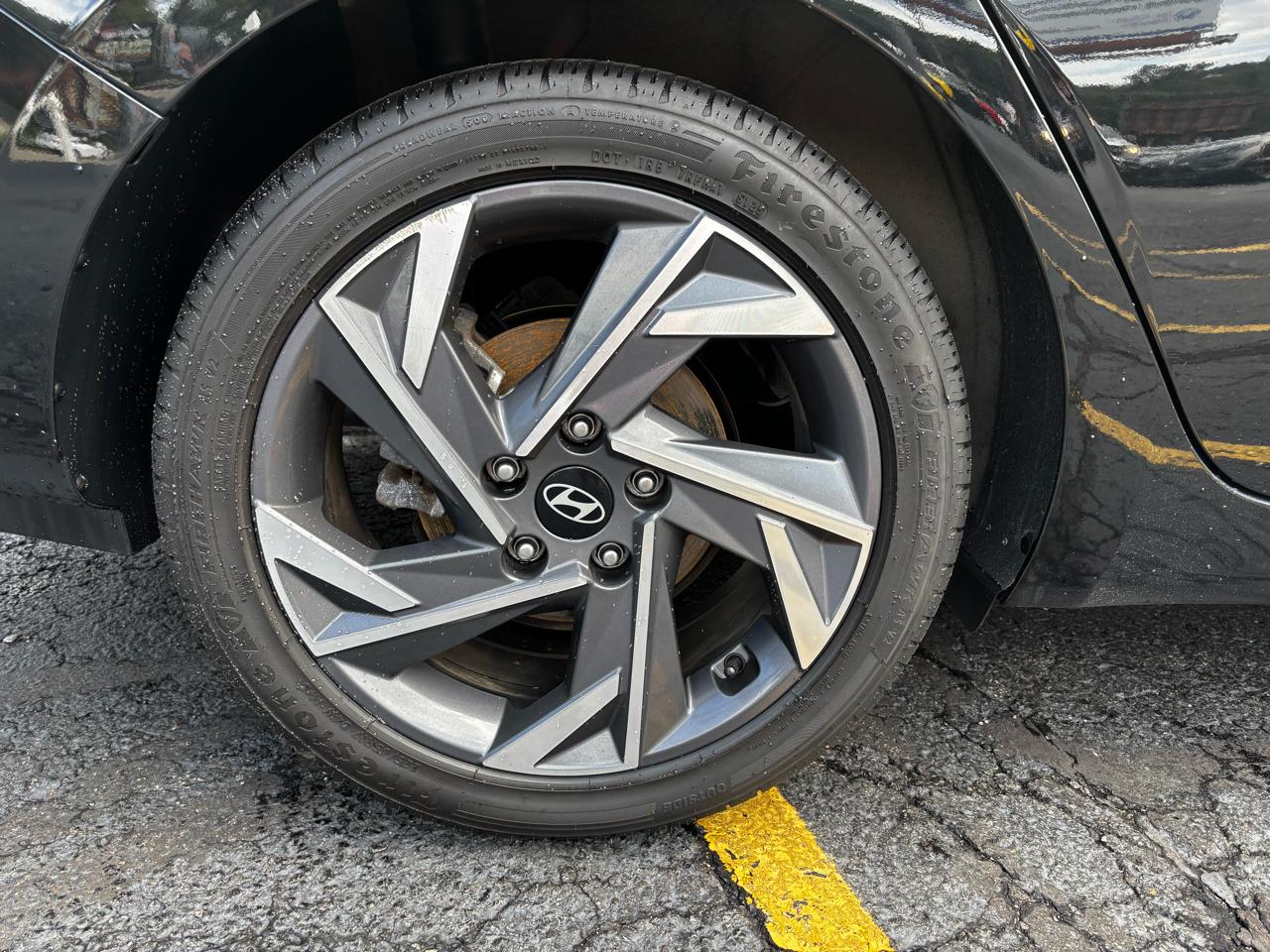 Hyundai Elantra Limited IVT 2025