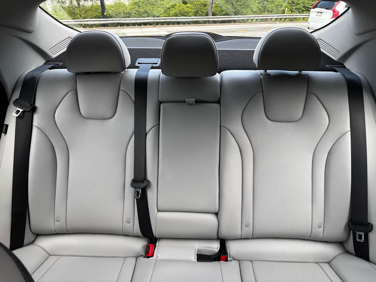 Hyundai Elantra Limited IVT 2025