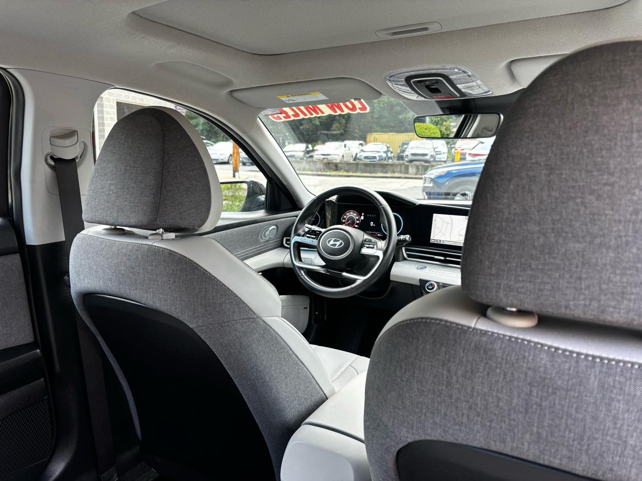 Hyundai Elantra Limited IVT 2025