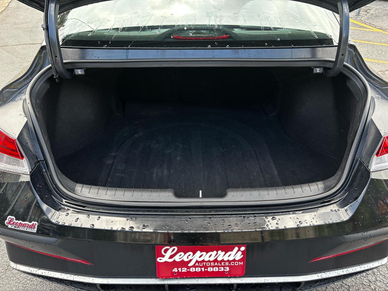 Hyundai Elantra Limited IVT 2025