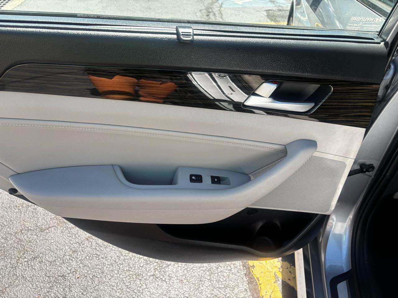 Hyundai Sonata 4dr Sdn 2.4L Limited PZEV 2016