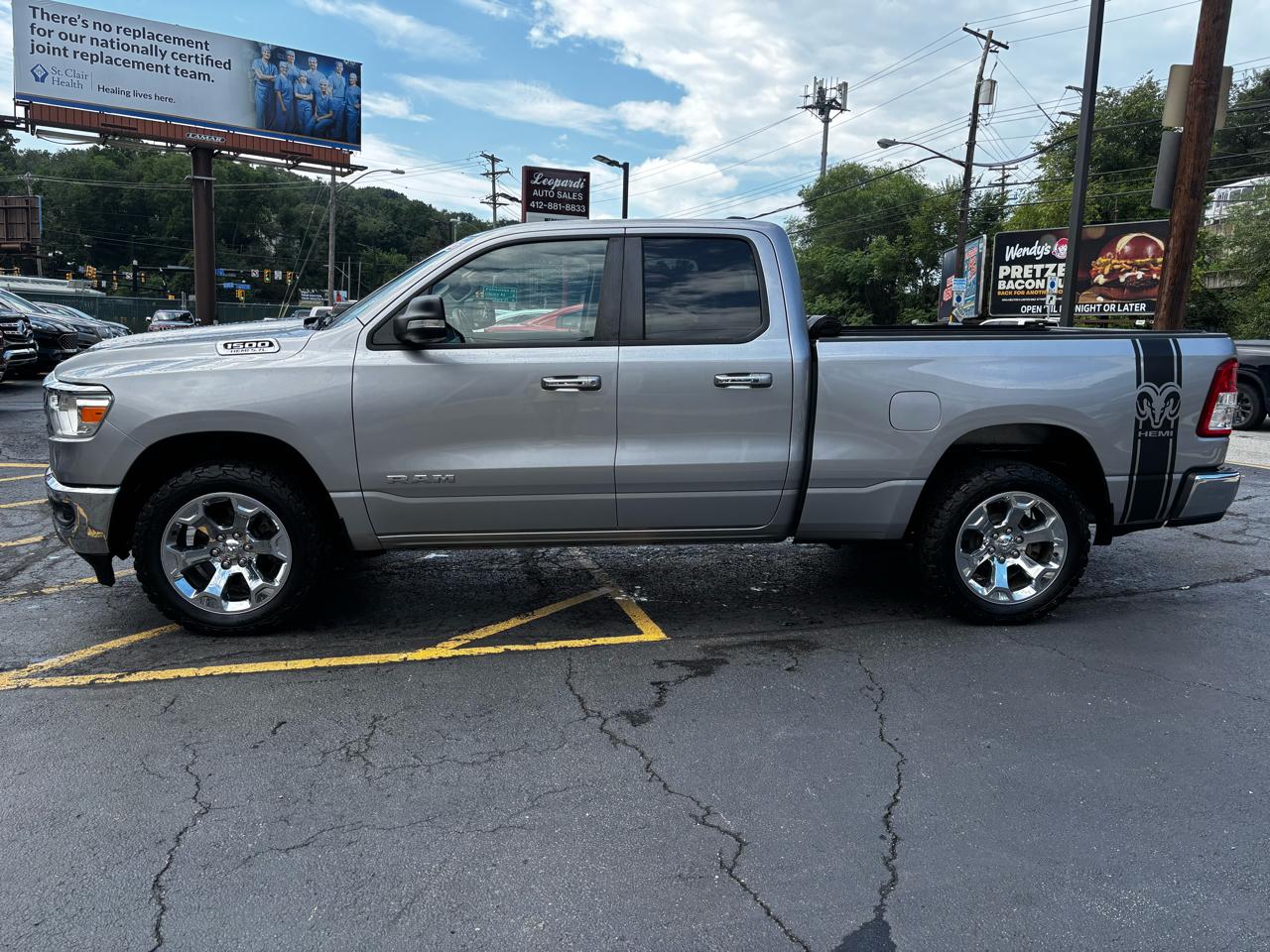 RAM 1500 Big Horn 4x4 Quad Cab 6'4" Box 2020