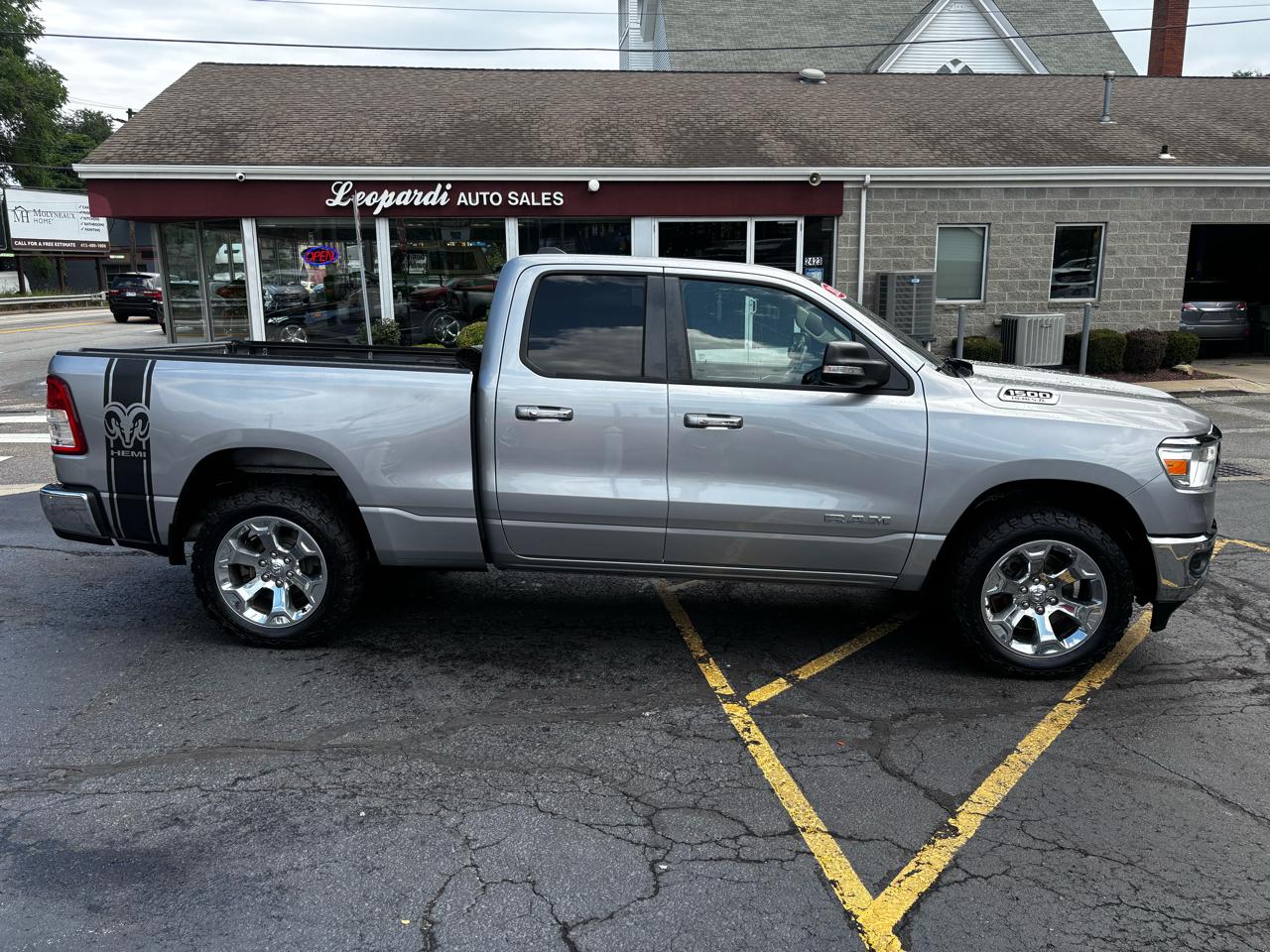 RAM 1500 Big Horn 4x4 Quad Cab 6'4" Box 2020