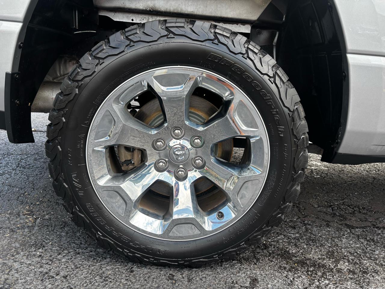 RAM 1500 Big Horn 4x4 Quad Cab 6'4" Box 2020