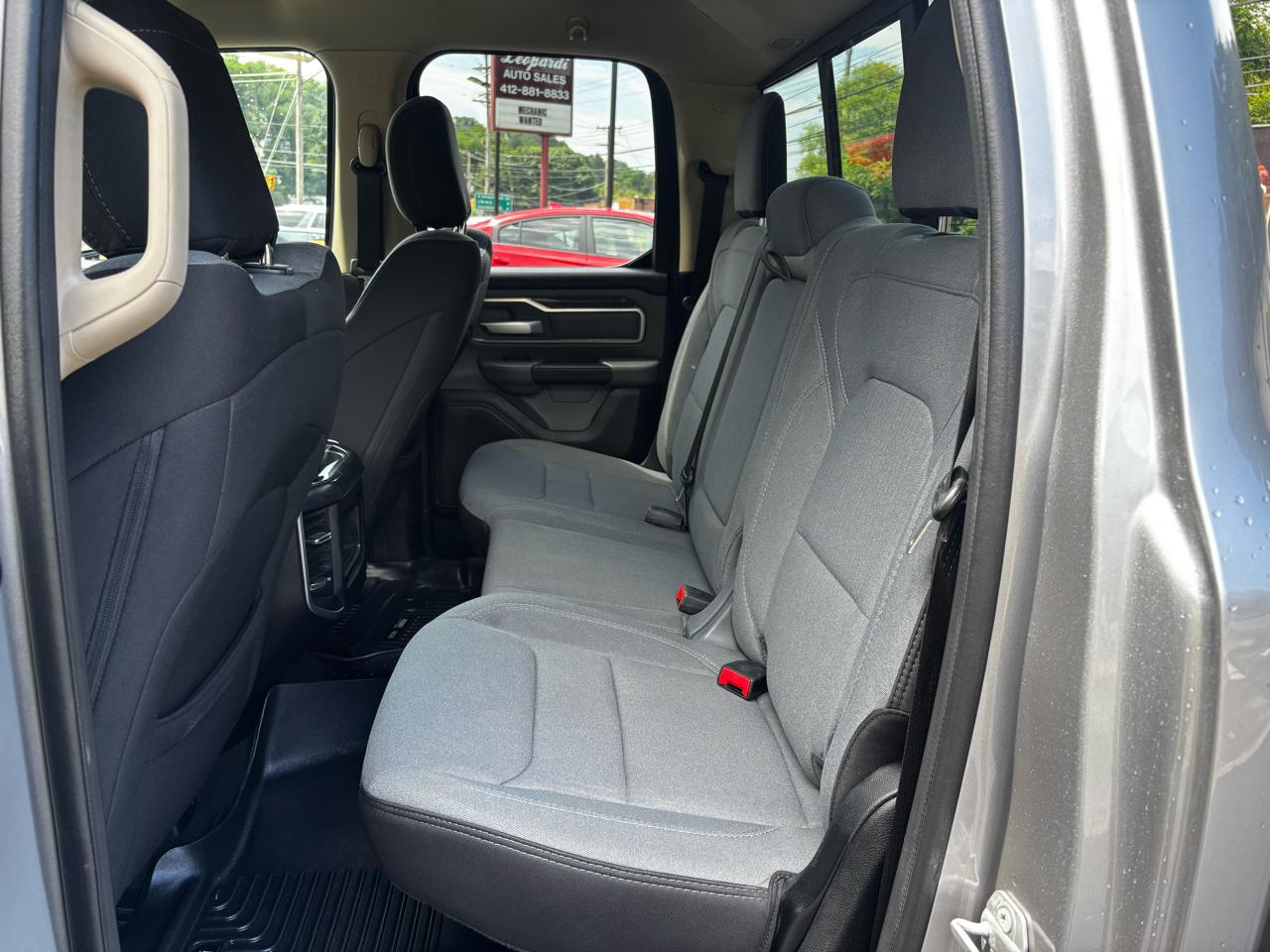 RAM 1500 Big Horn 4x4 Quad Cab 6'4" Box 2020
