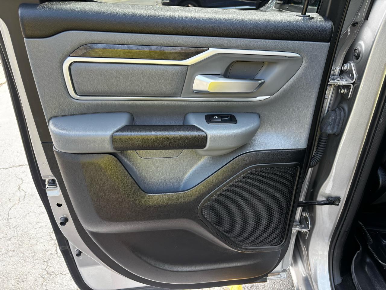 RAM 1500 Big Horn 4x4 Quad Cab 6'4" Box 2020