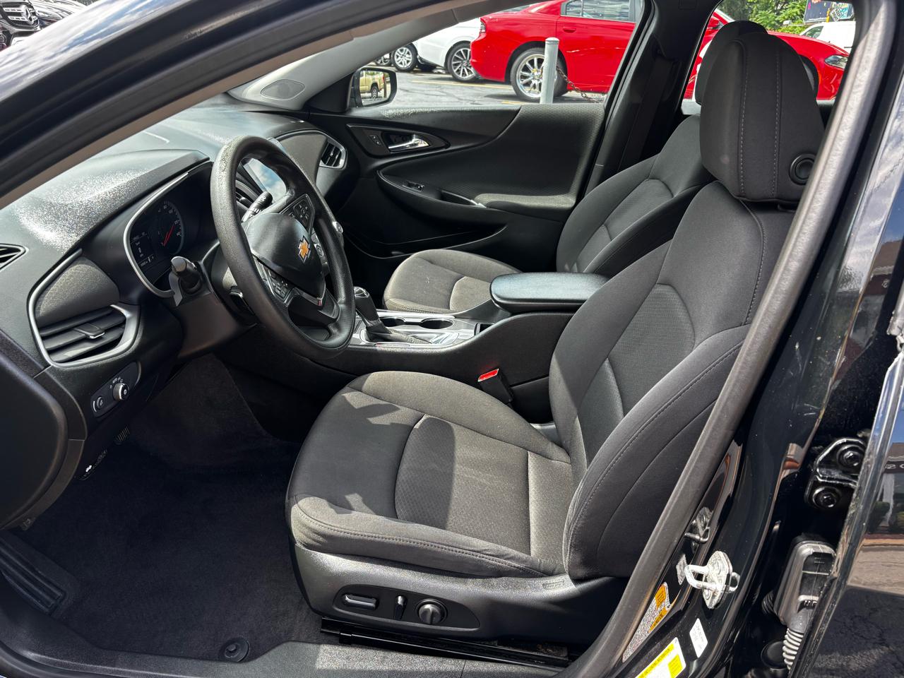 Chevrolet Malibu 4dr Sdn LS w/1FL 2020