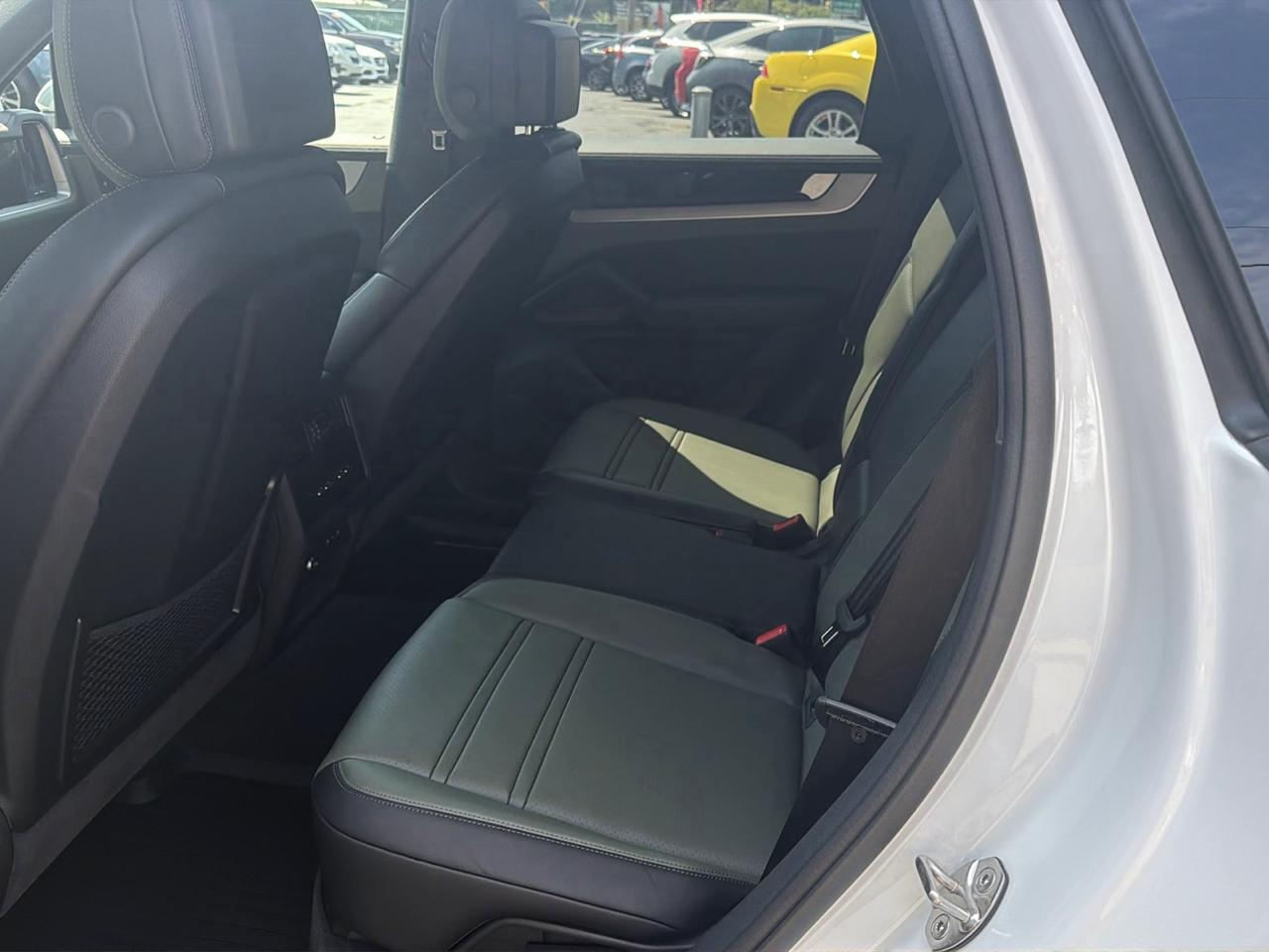 Porsche Cayenne AWD 2026