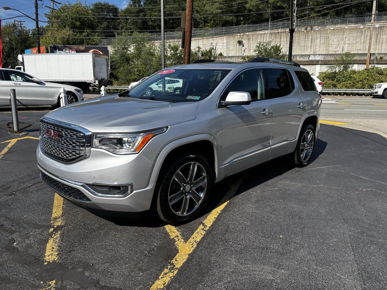 GMC Acadia AWD 4dr Denali 2017