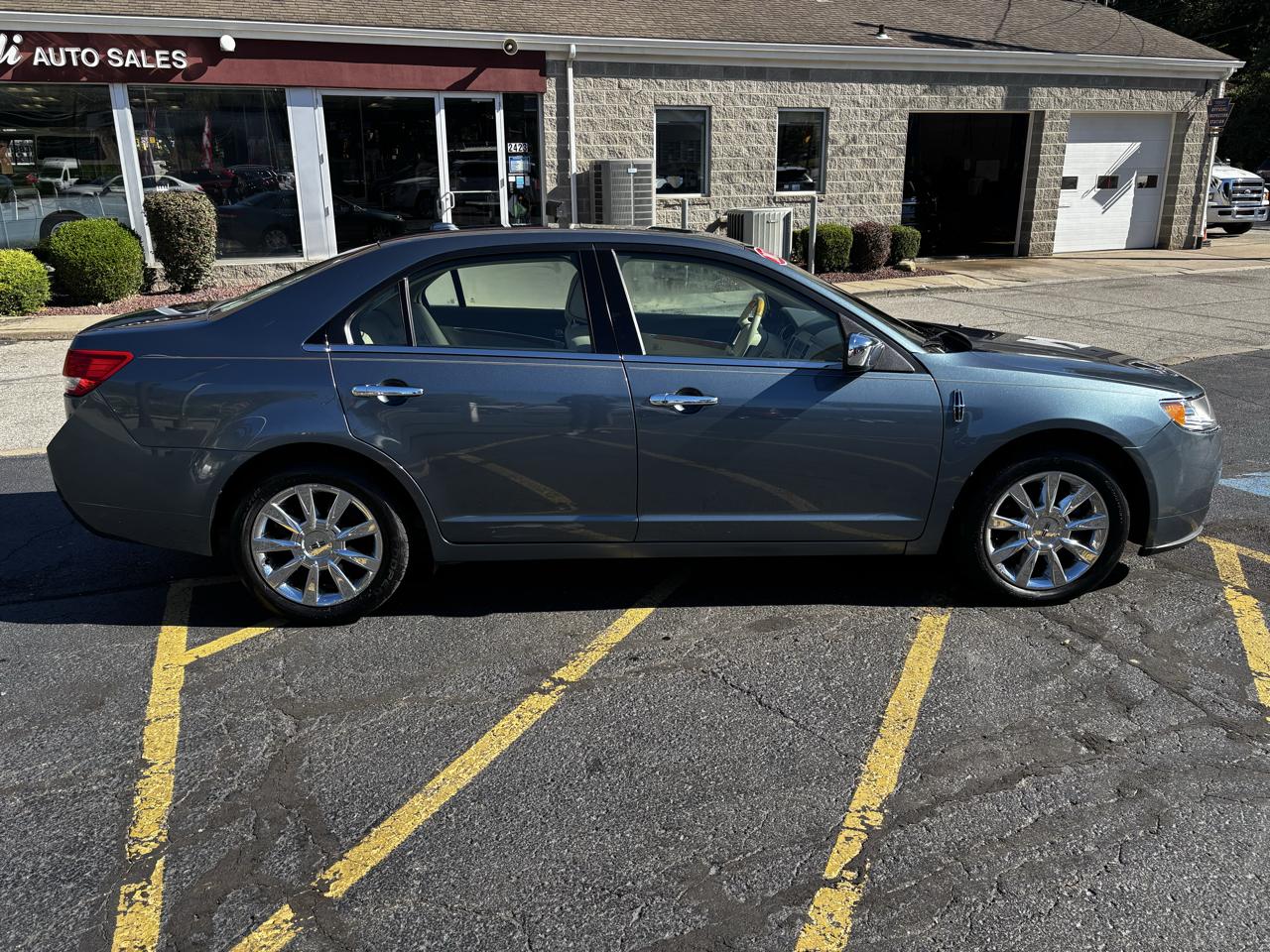 Lincoln MKZ 4dr Sdn FWD 2012