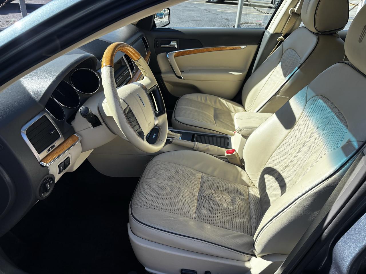Lincoln MKZ 4dr Sdn FWD 2012