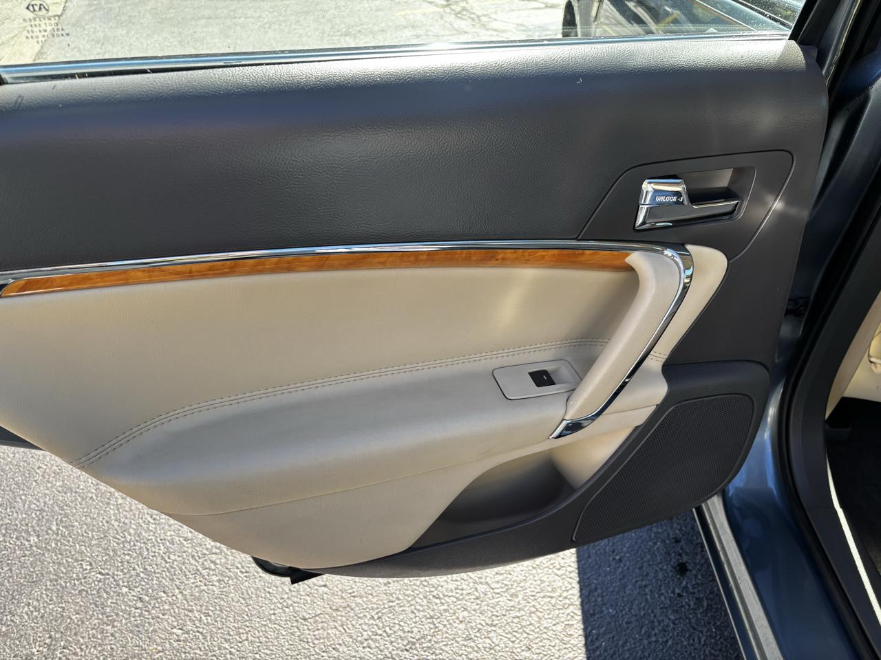 Lincoln MKZ 4dr Sdn FWD 2012