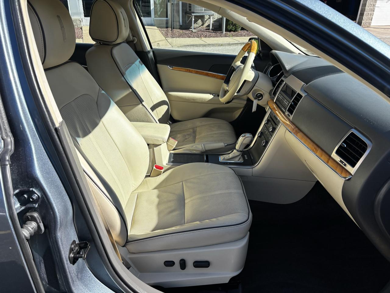 Lincoln MKZ 4dr Sdn FWD 2012