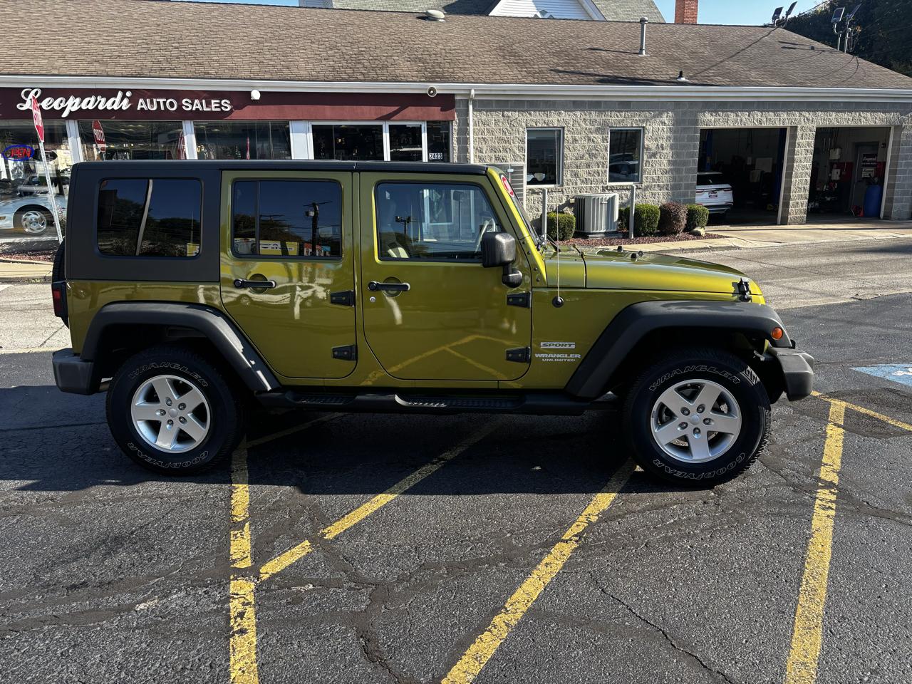 Jeep Wrangler Unlimited 4WD 4dr Sport 2010