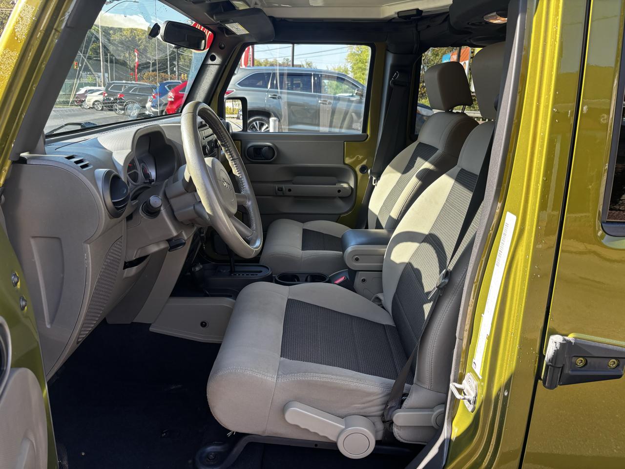 Jeep Wrangler Unlimited 4WD 4dr Sport 2010