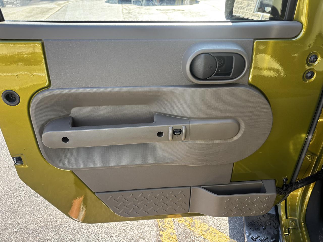 Jeep Wrangler Unlimited 4WD 4dr Sport 2010