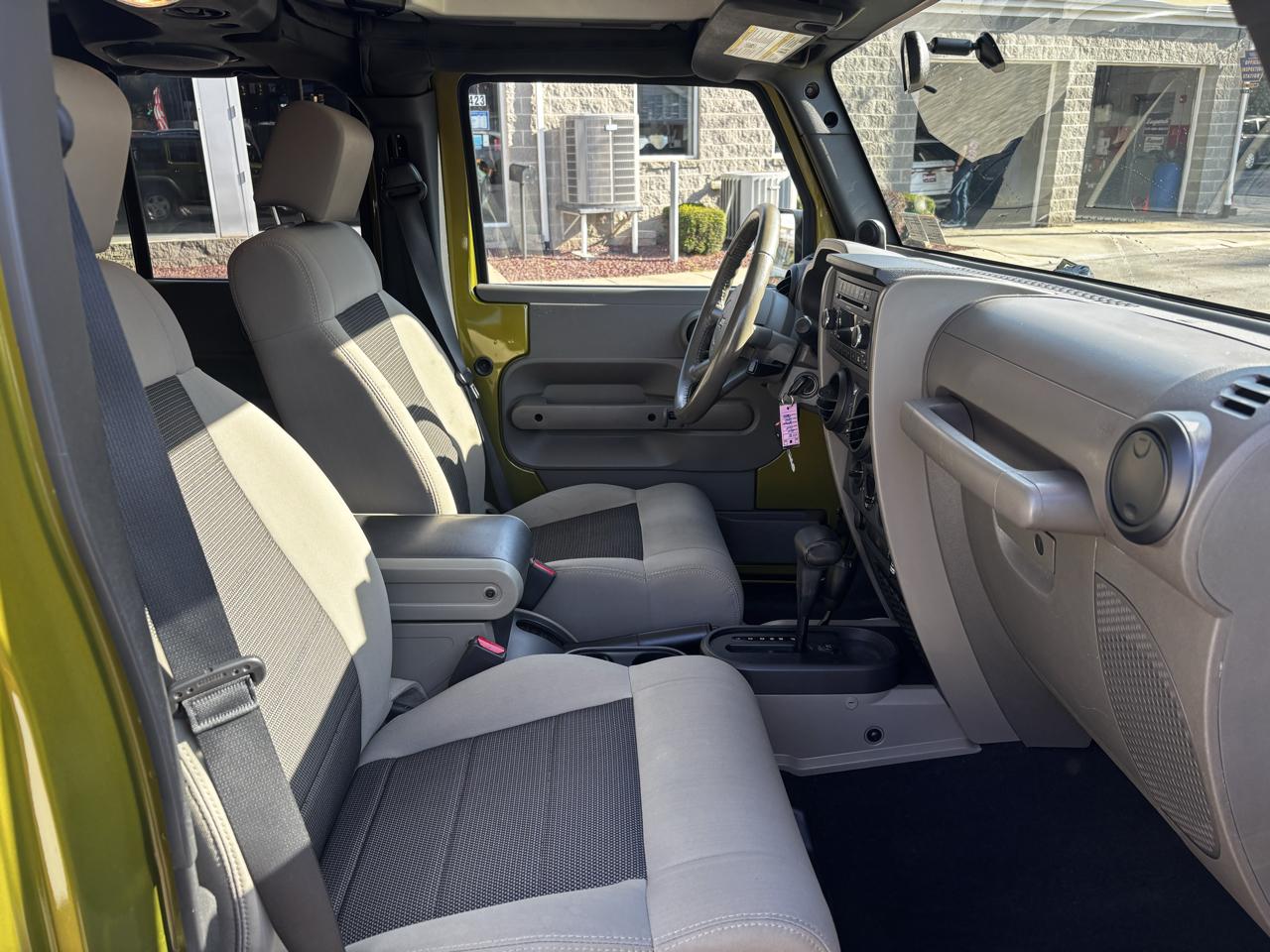 Jeep Wrangler Unlimited 4WD 4dr Sport 2010