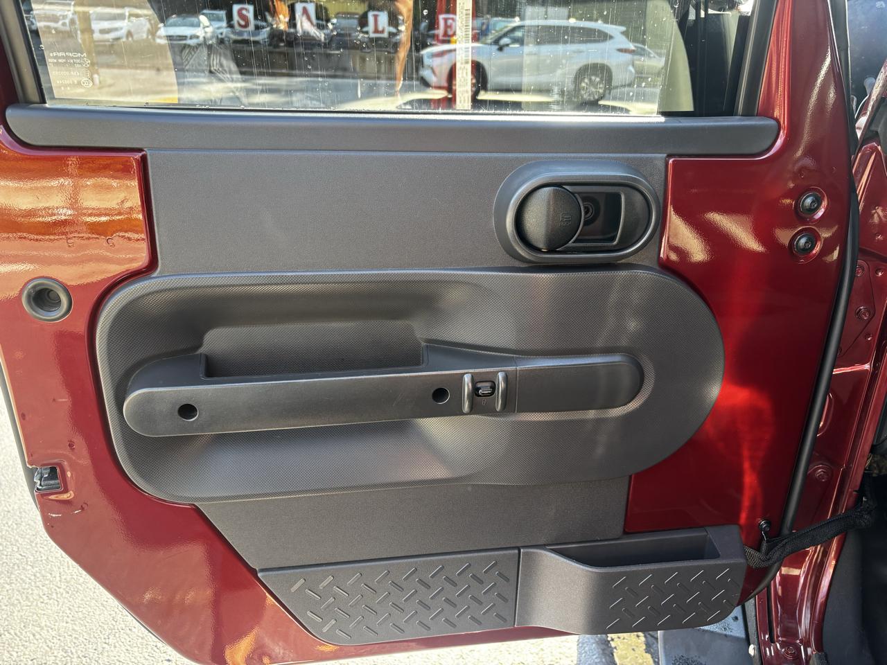 Jeep Wrangler Unlimited 4WD 4dr Sport 2010