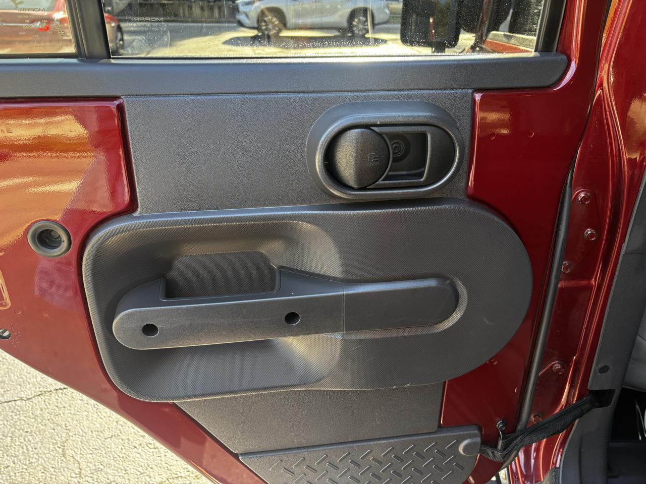 Jeep Wrangler Unlimited 4WD 4dr Sport 2010