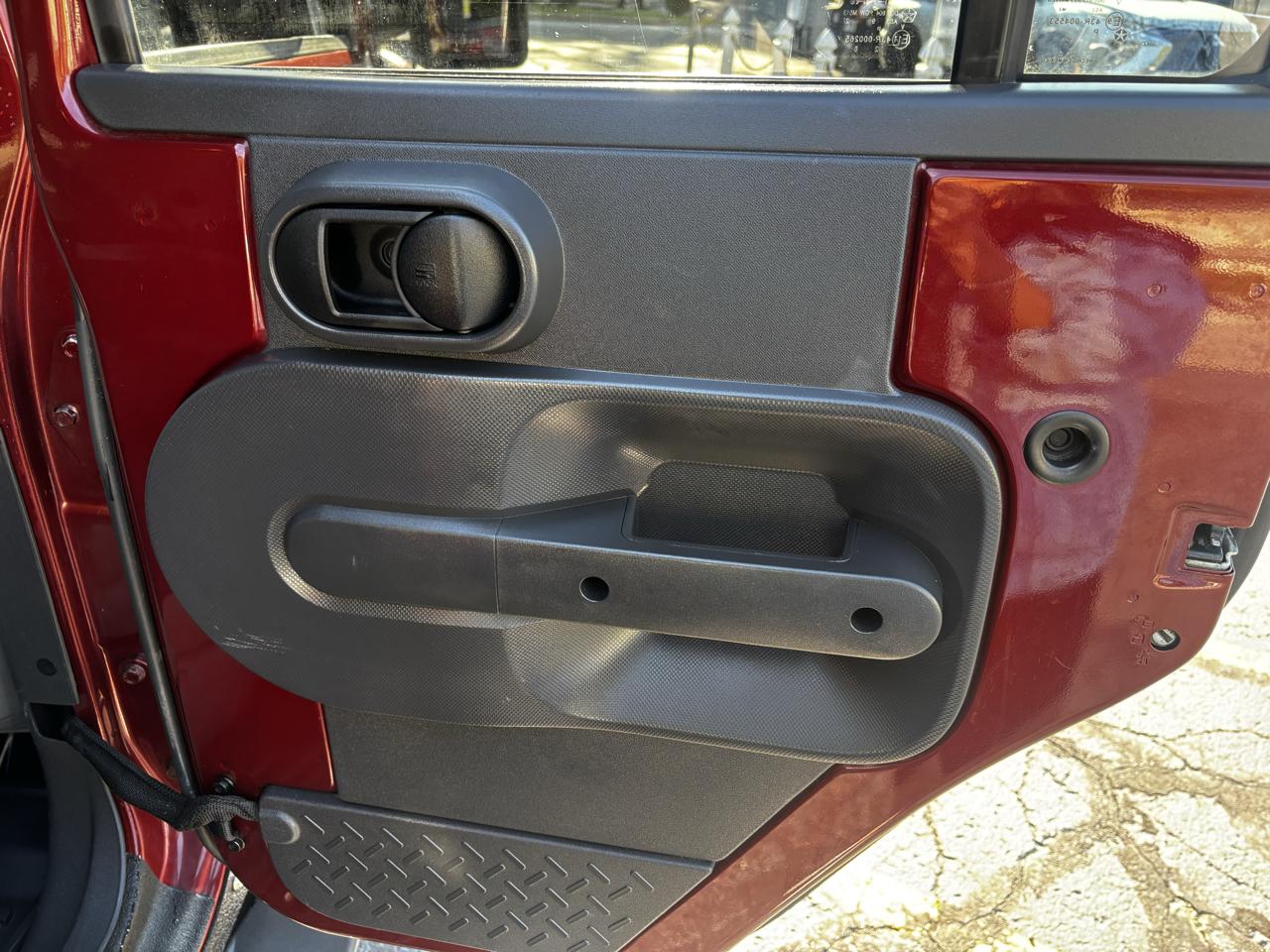 Jeep Wrangler Unlimited 4WD 4dr Sport 2010