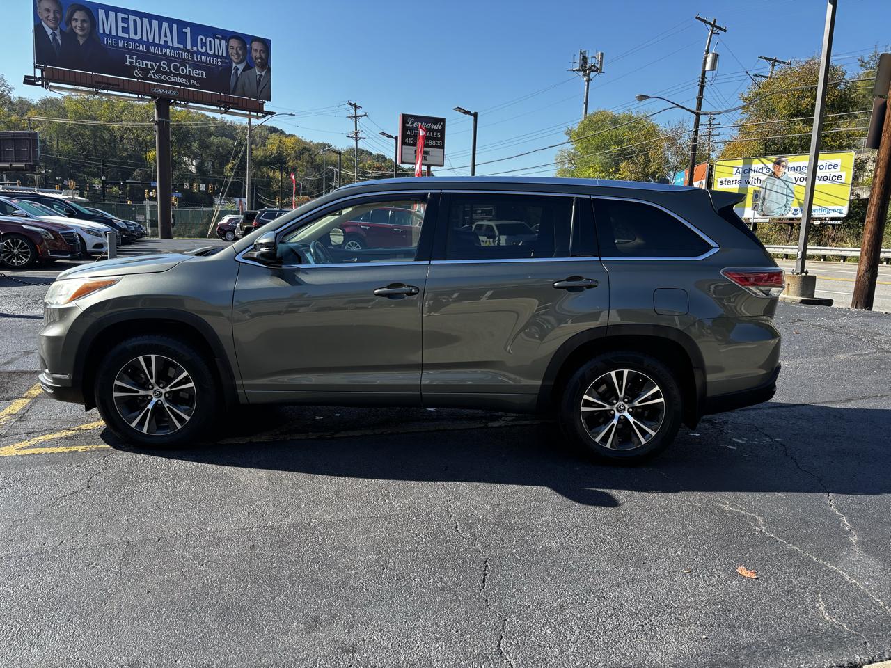 Toyota Highlander AWD 4dr V6 XLE (Natl) 2016