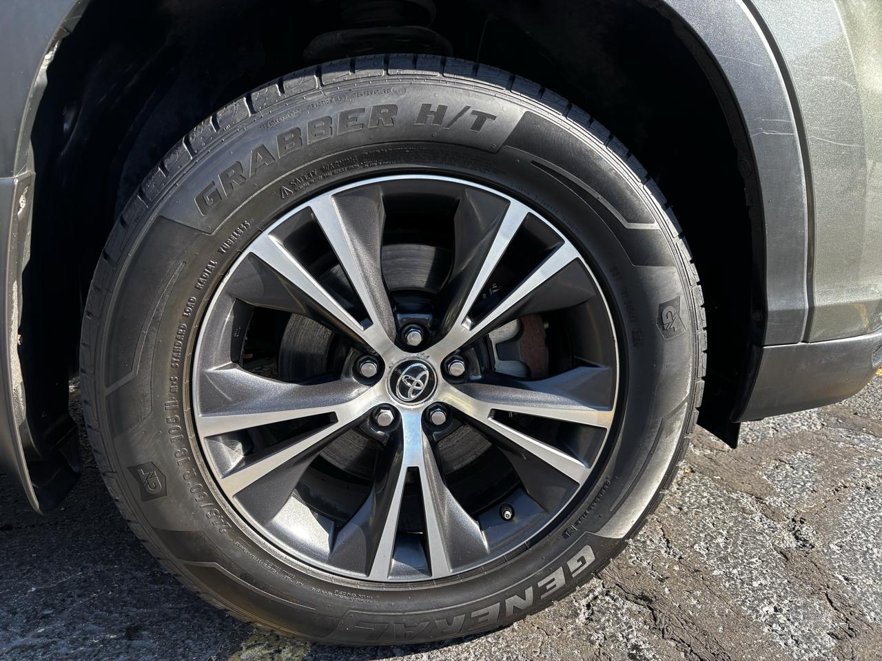 Toyota Highlander AWD 4dr V6 XLE (Natl) 2016
