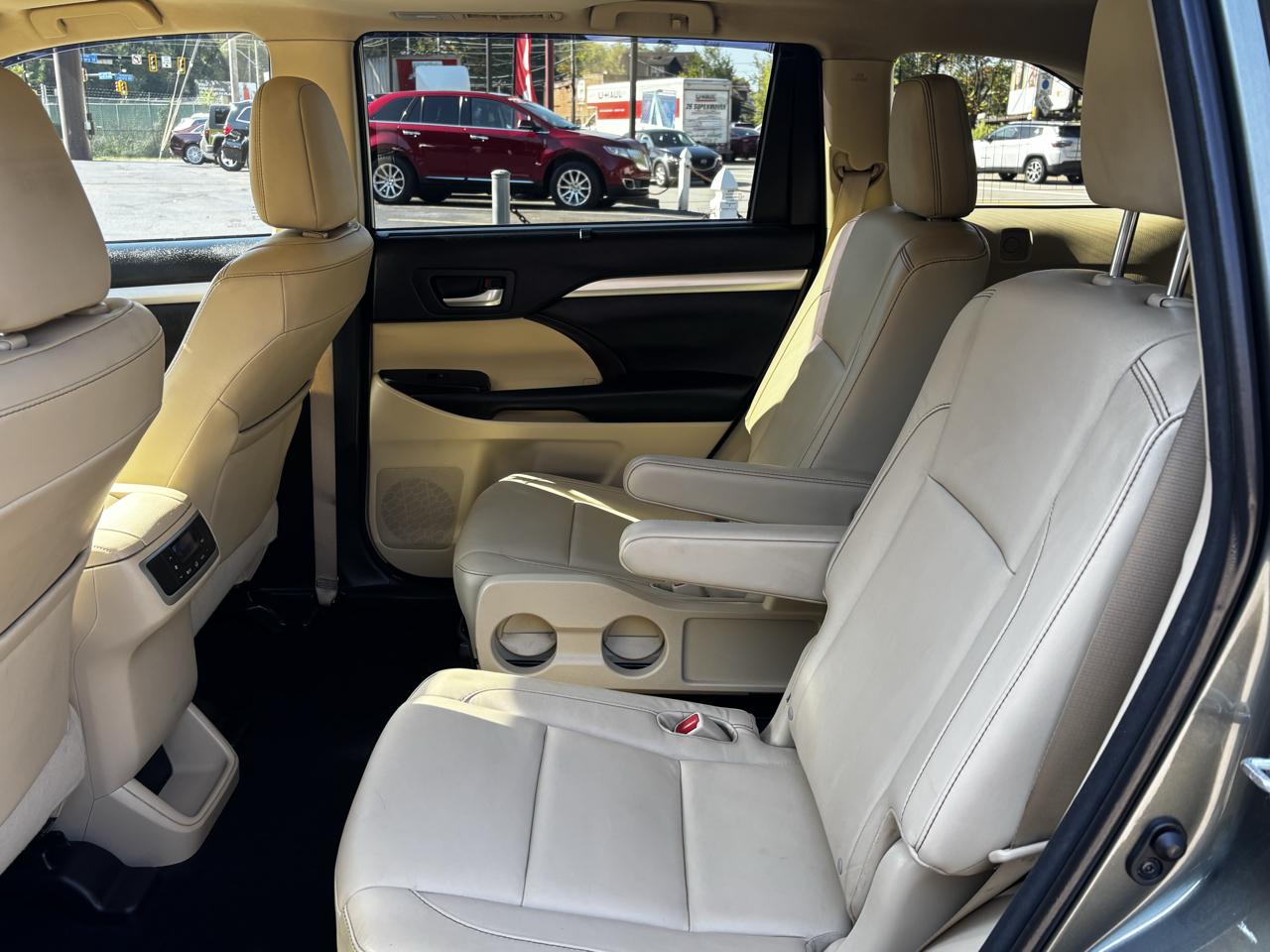 Toyota Highlander AWD 4dr V6 XLE (Natl) 2016