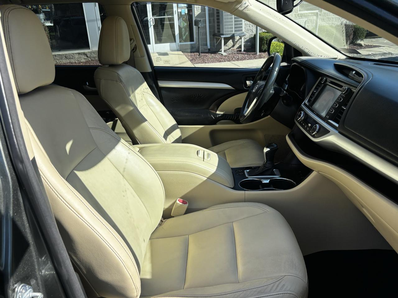 Toyota Highlander AWD 4dr V6 XLE (Natl) 2016