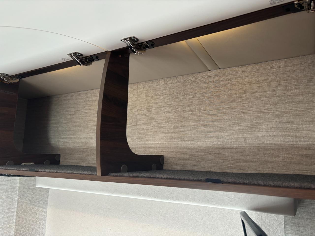 Winnebago Navion  2021
