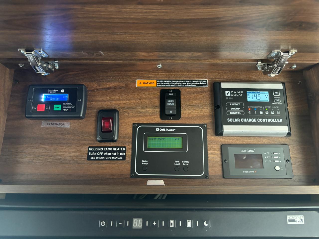 Winnebago Navion  2021