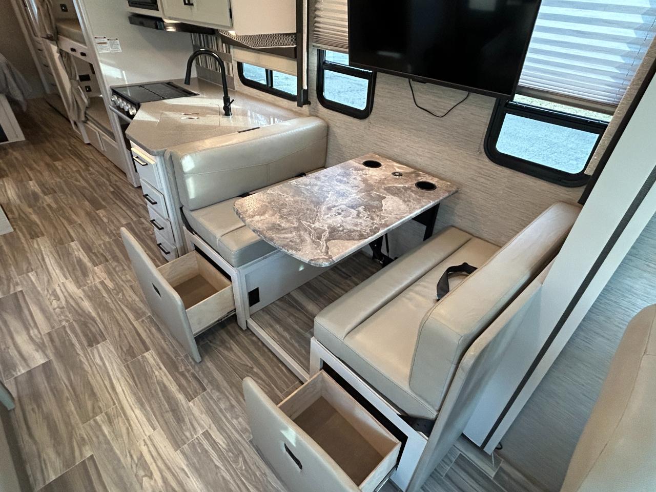Thor Motor Coach A.C.E.  2023