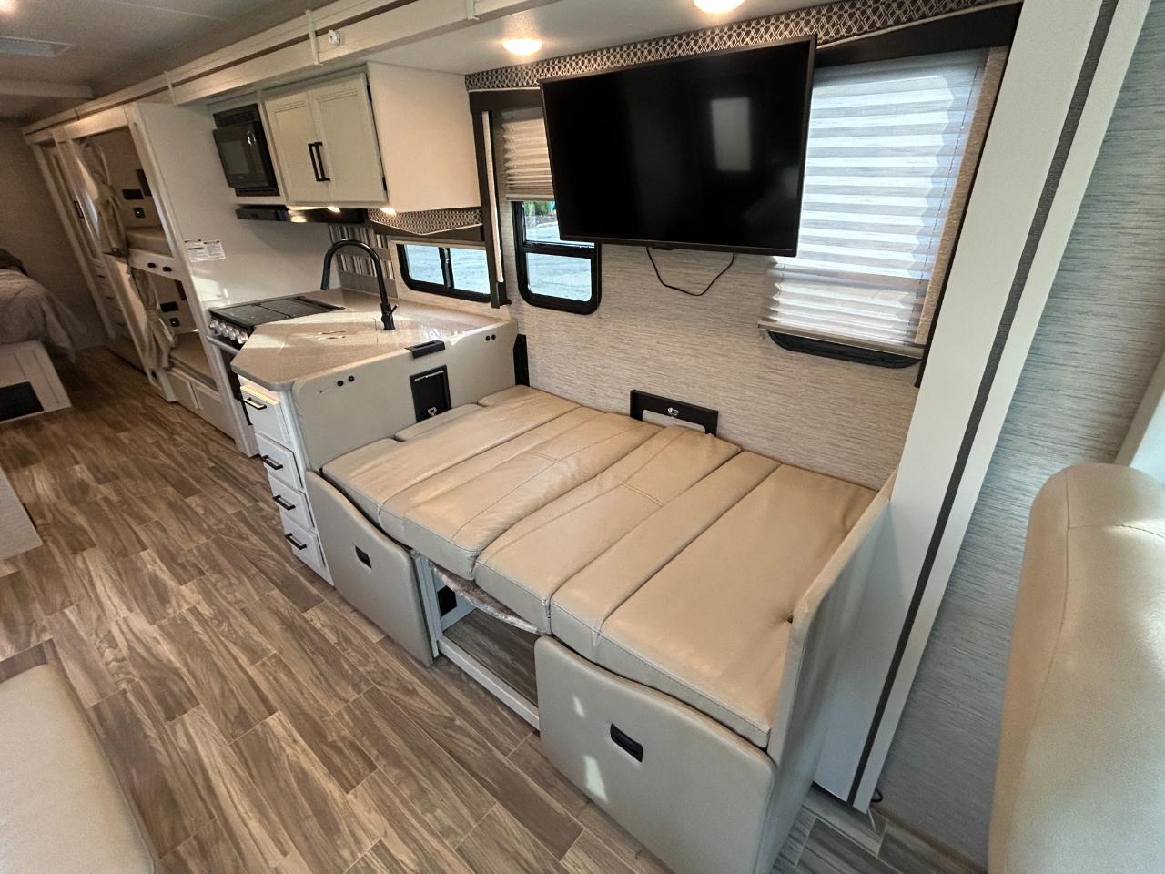 Thor Motor Coach A.C.E.  2023