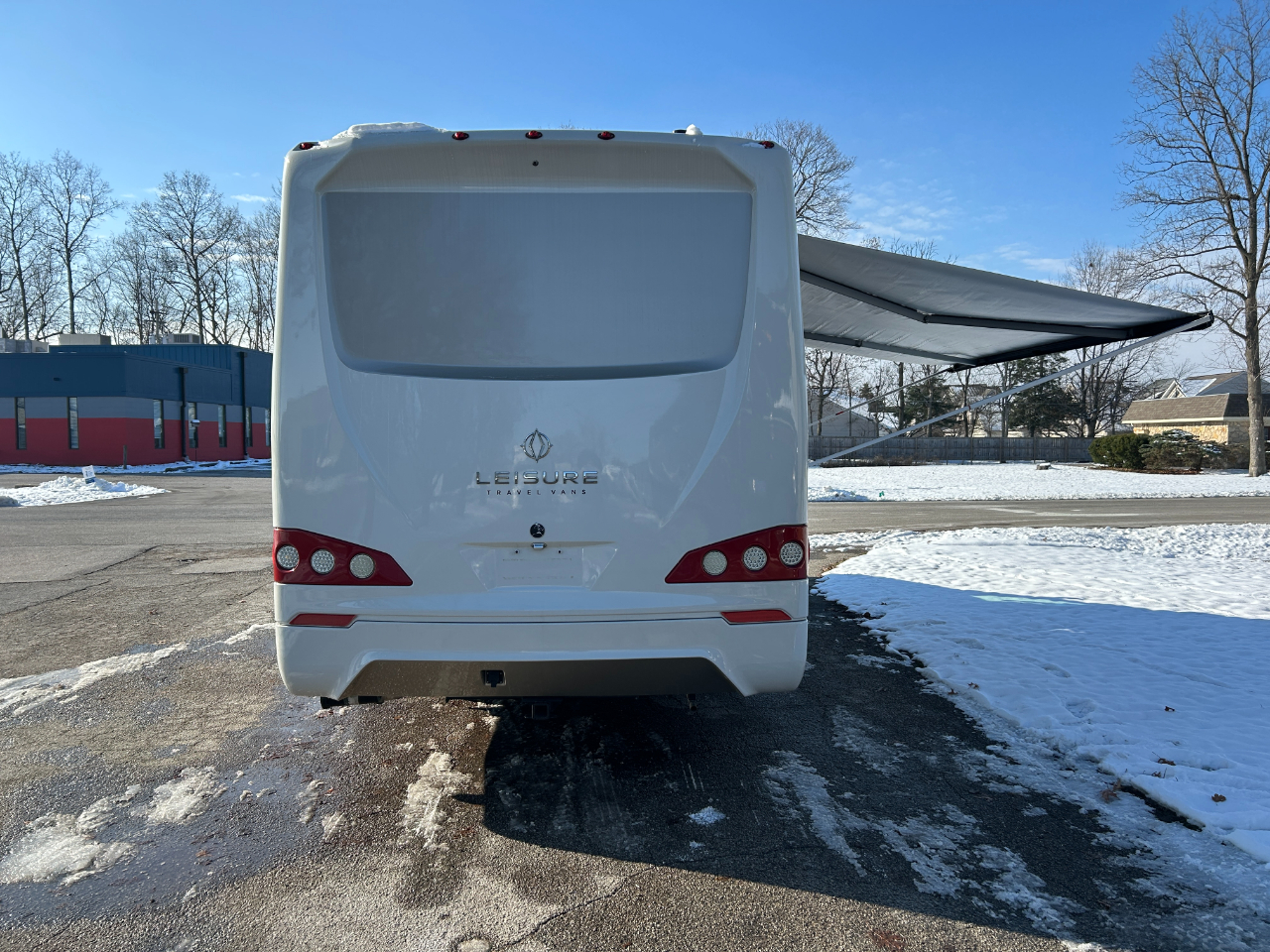 Leisure Travel U24MB  2018