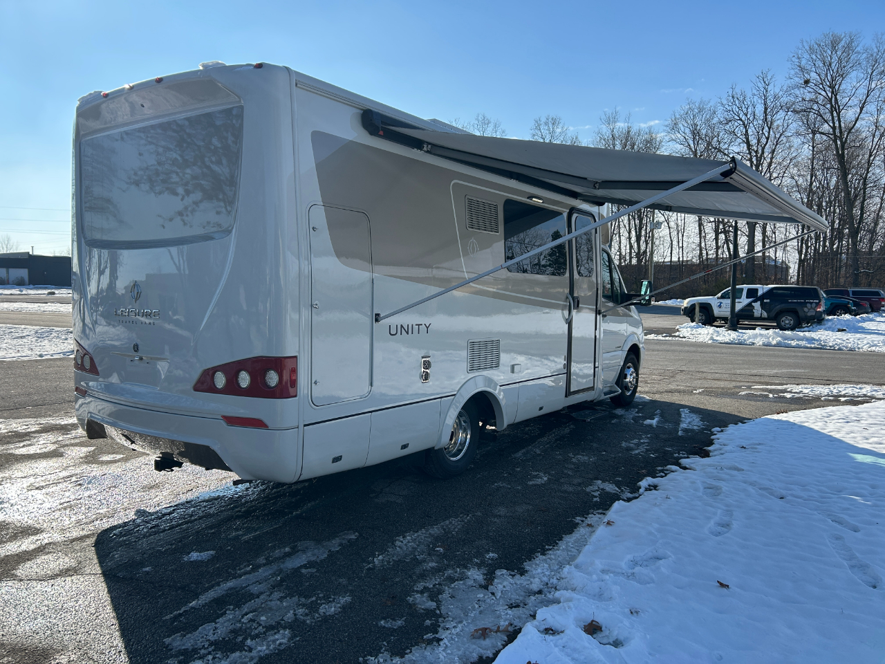 Leisure Travel U24MB  2018