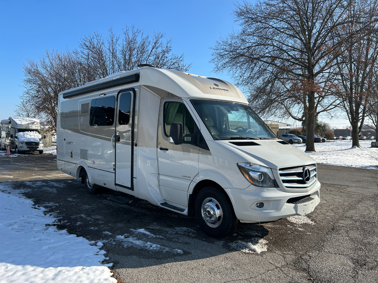 Leisure Travel U24MB  2018