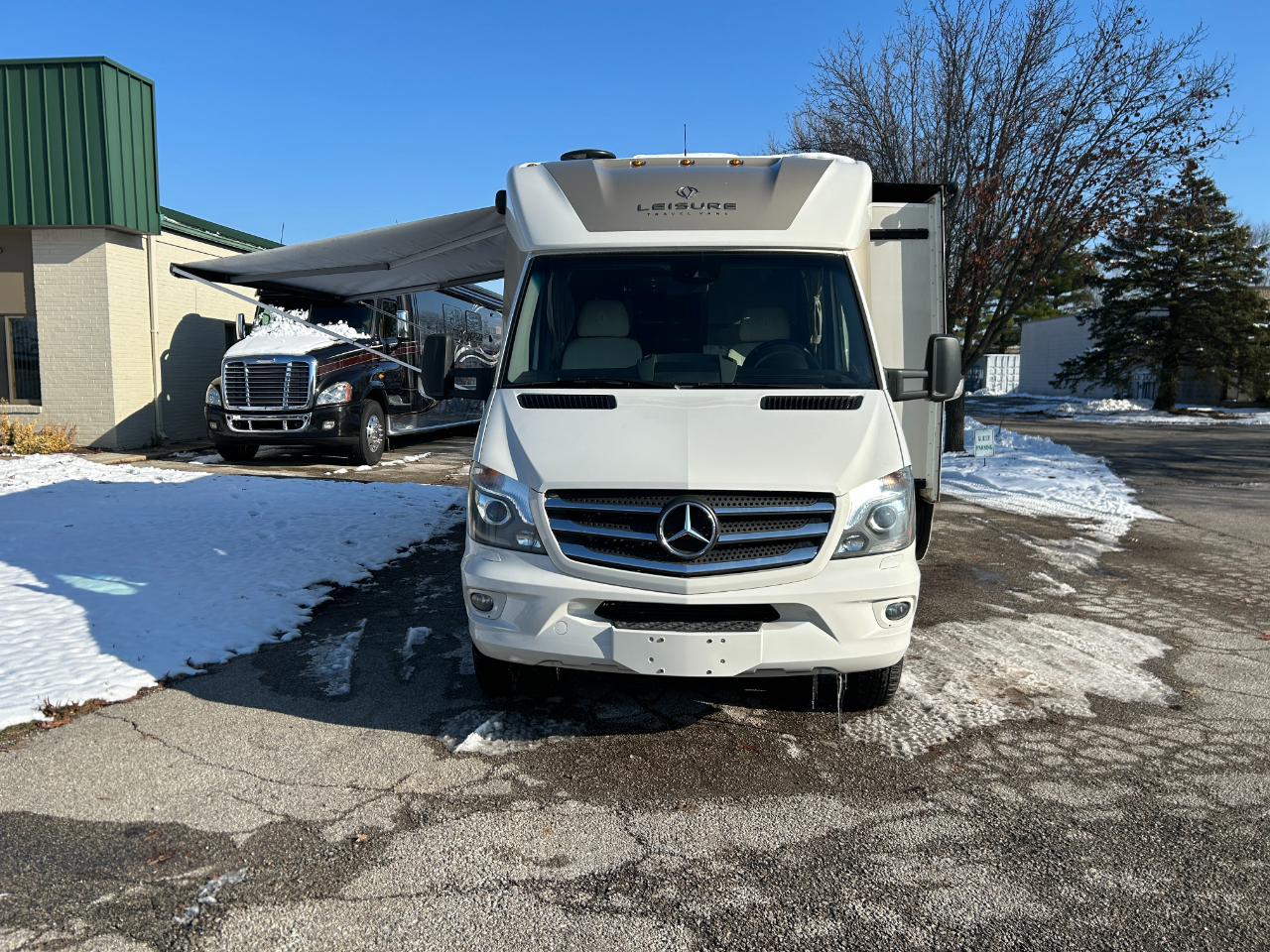 Leisure Travel U24MB  2018