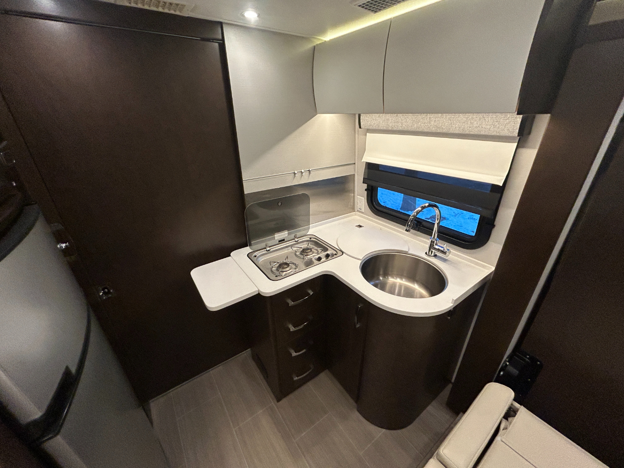 Leisure Travel U24MB  2018