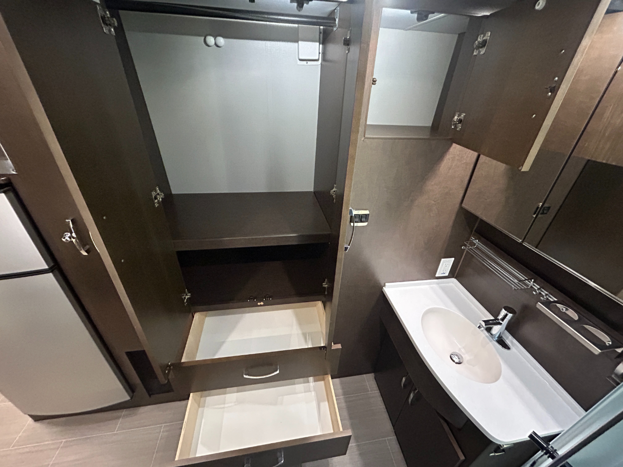 Leisure Travel U24MB  2018