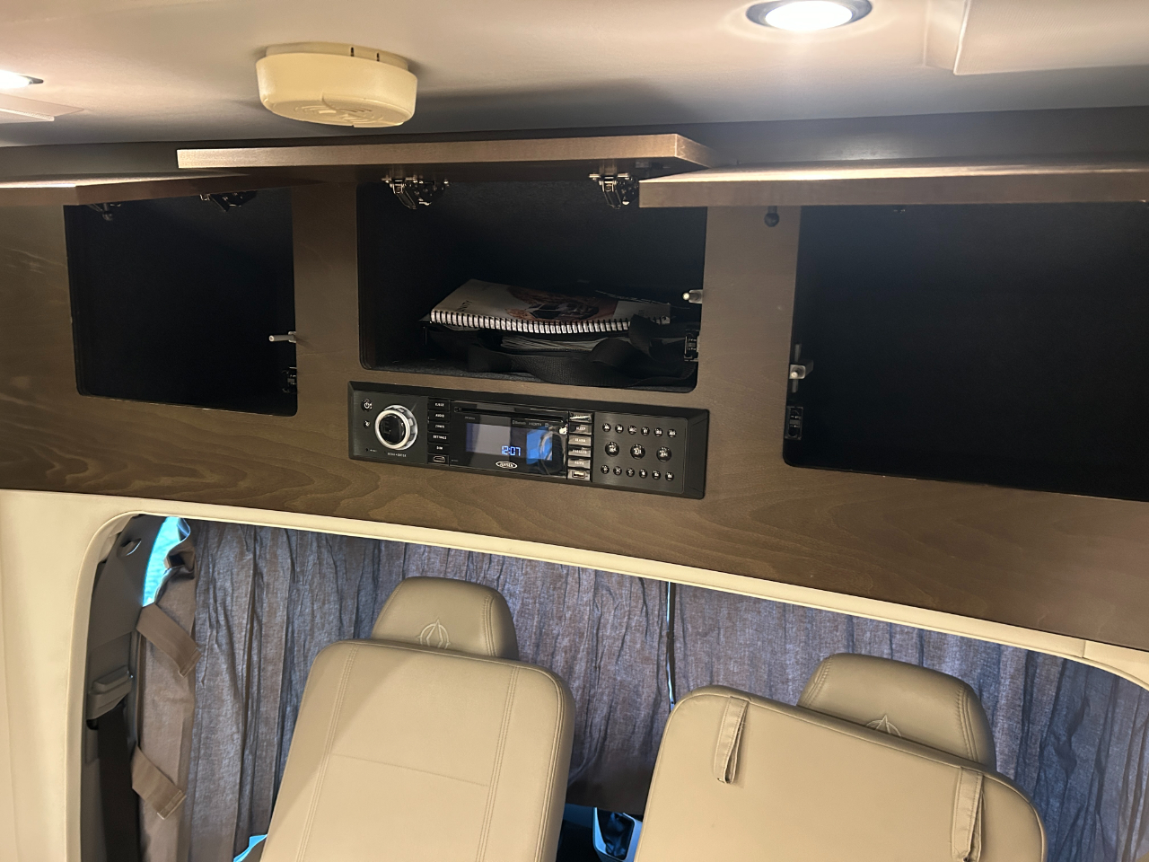 Leisure Travel U24MB  2018