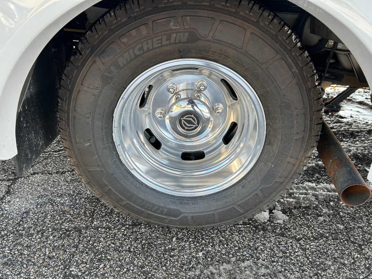 Leisure Travel U24MB  2018