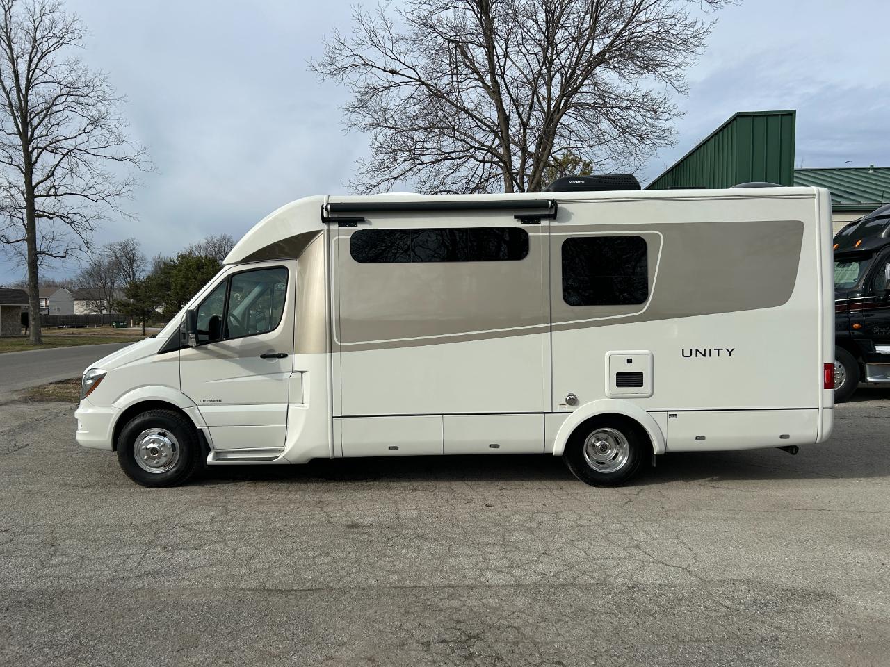 Leisure Travel U24MB  2018