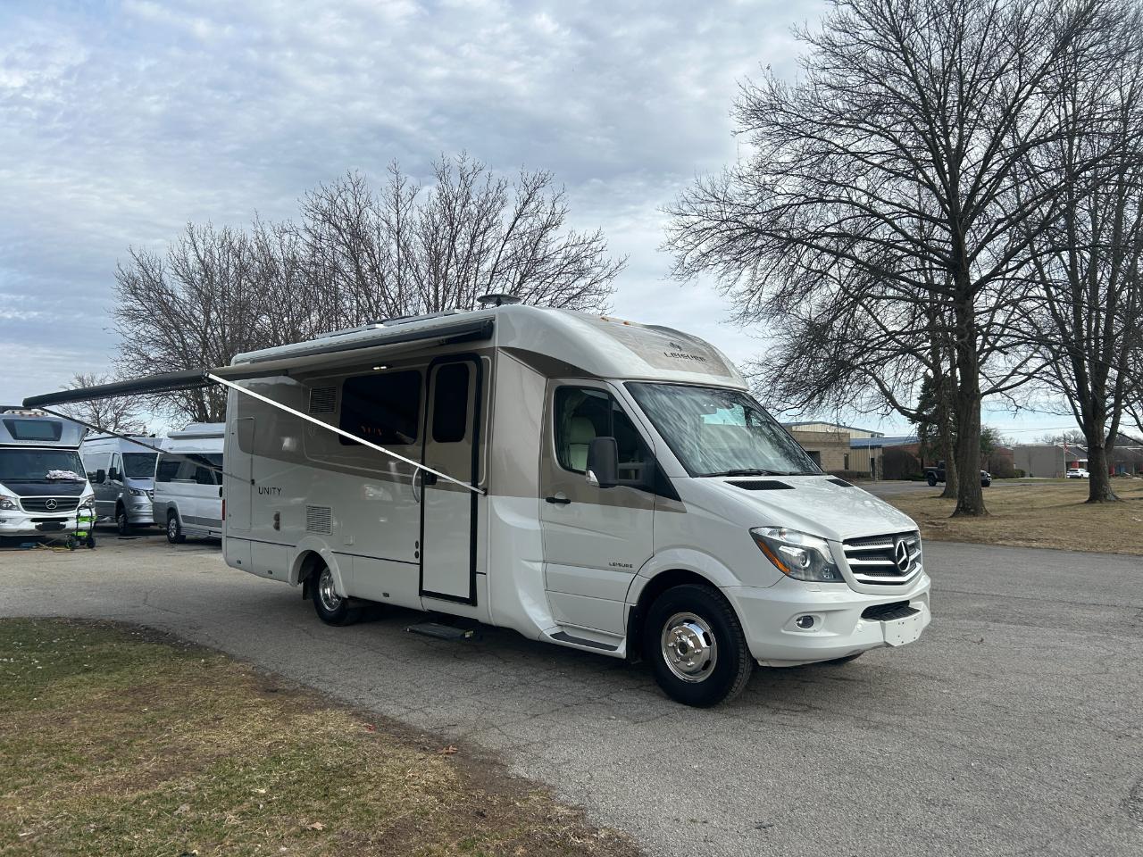 Leisure Travel U24MB  2018