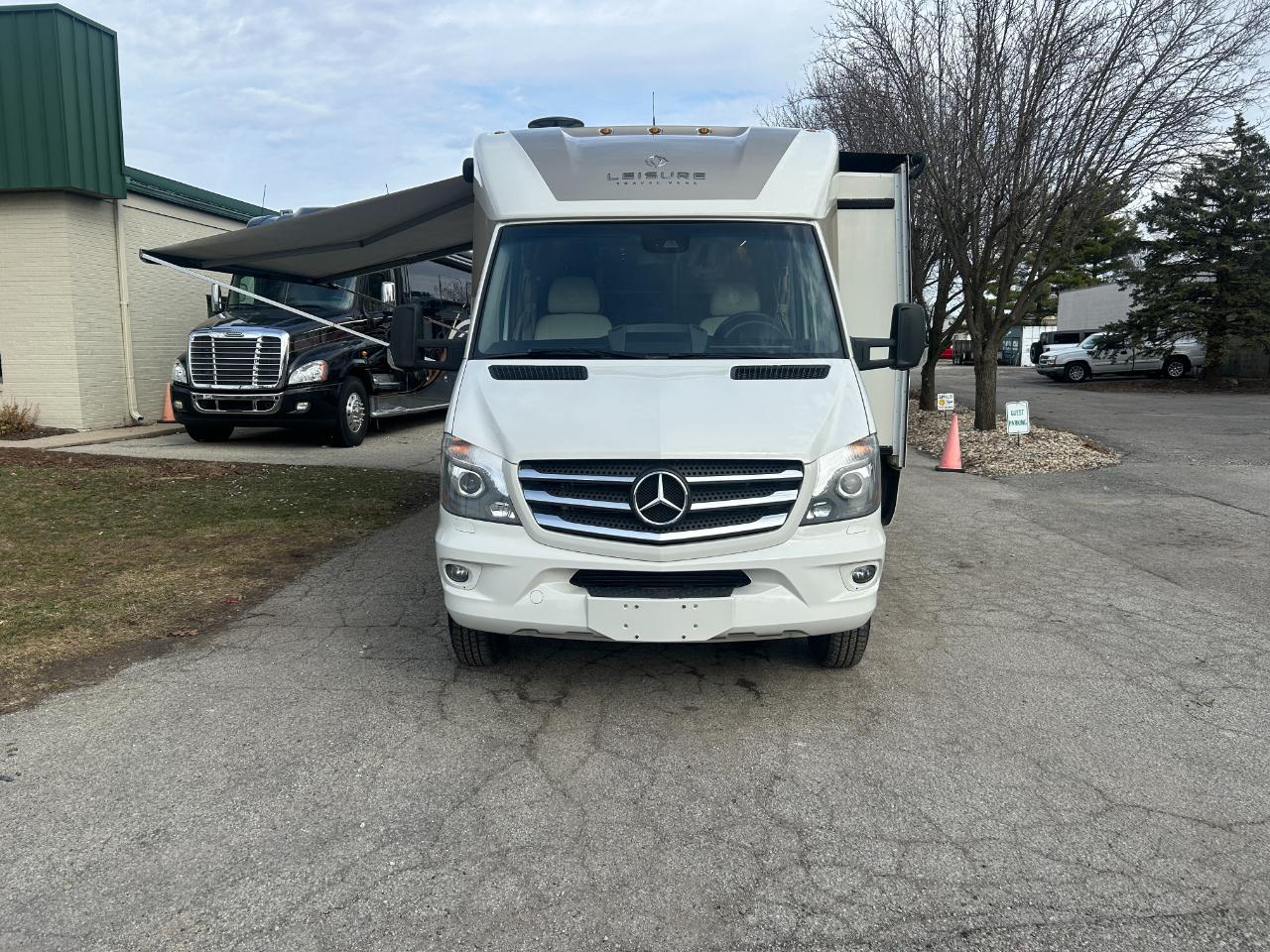 Leisure Travel U24MB  2018