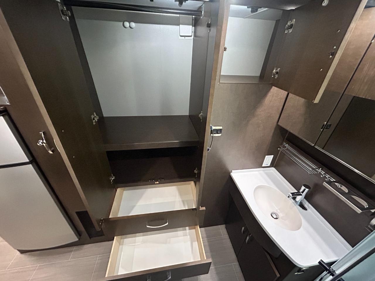 Leisure Travel U24MB  2018