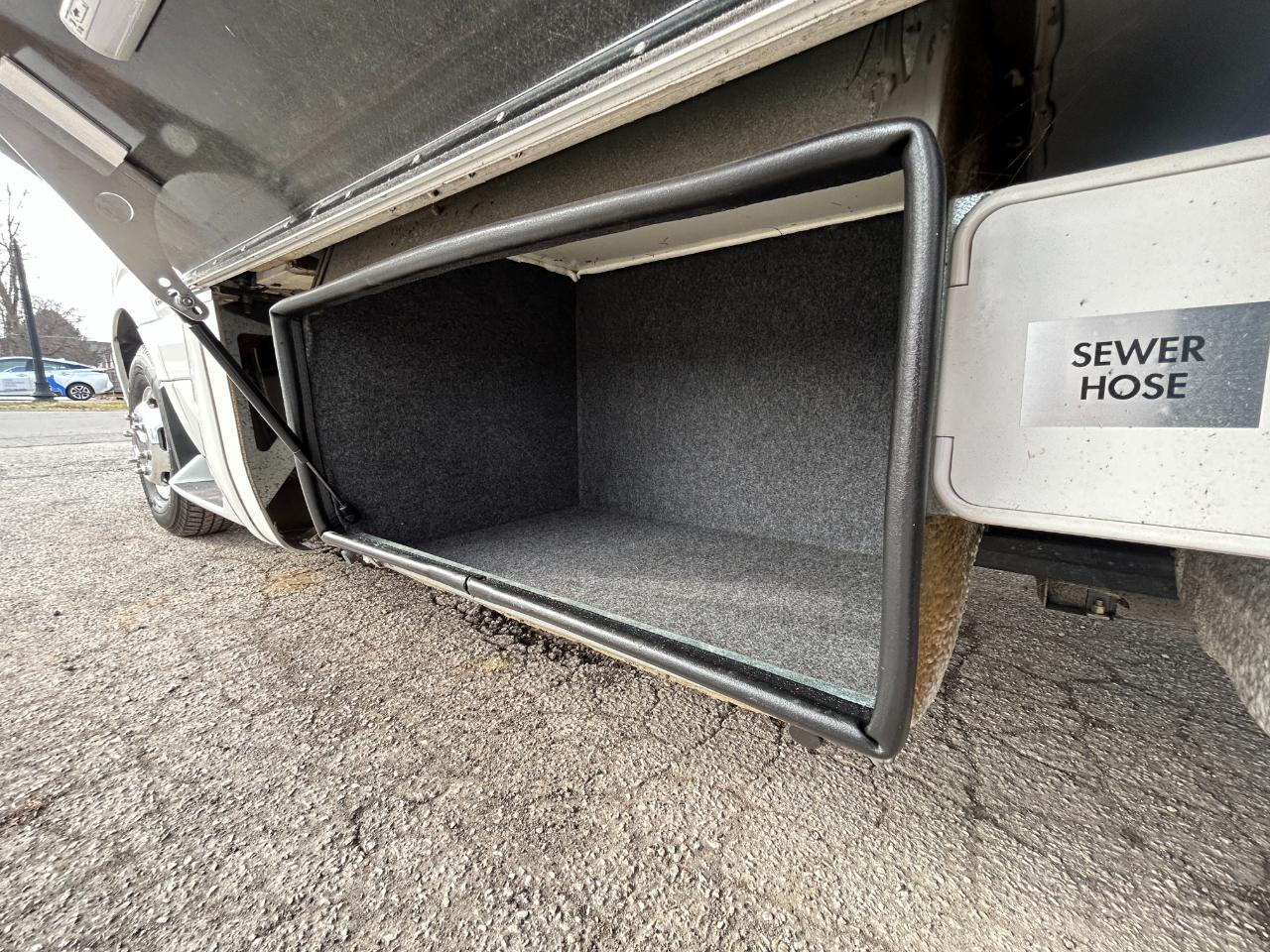 Leisure Travel U24MB  2018